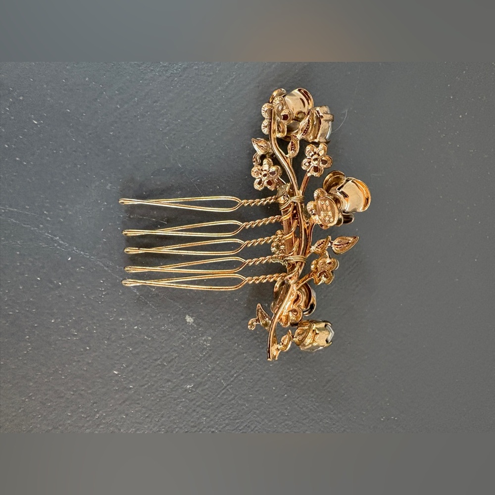 Vintage-Style Gold Floral Rhinestone Hair Comb – Bridal Wedding Hairpiece